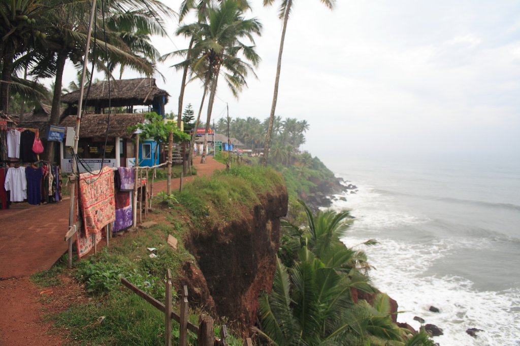 05-The shops along the cliffs.jpg - The shops along the cliffs